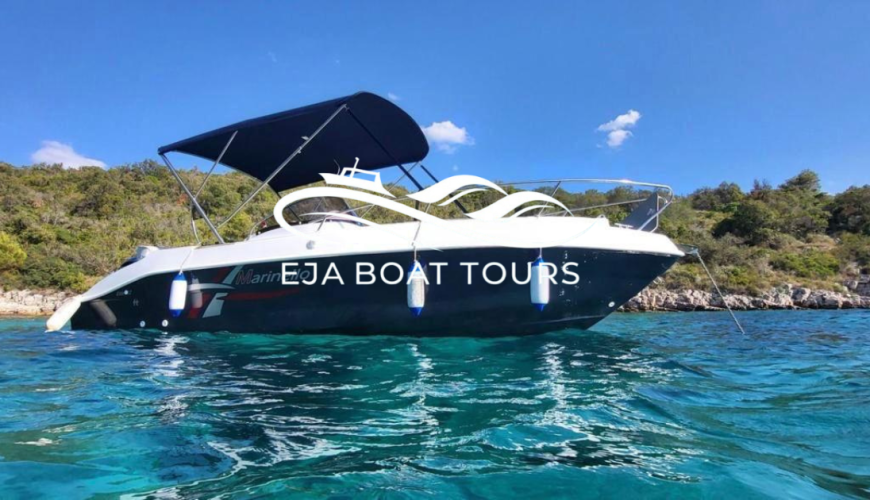 Private vs Group Boat Tours. Which One Should You Choose?
